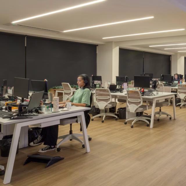 Projeto Corporativo - Life Pethub @petlife.com.br 
Metragem: 635,00m²
Localização: Savassi, Belo Horizonte
Arquitetura: @leticialonguinho.design 
Obra Civil: @construtora_prs
Fotografia: @hqueiroga 
Acesse nosso site e conheça nosso portfólio
www.construtoraprs.com.br